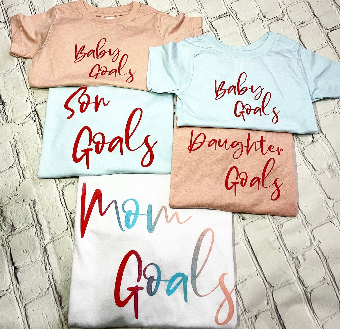 MG.CO Gradient Tee | Mom